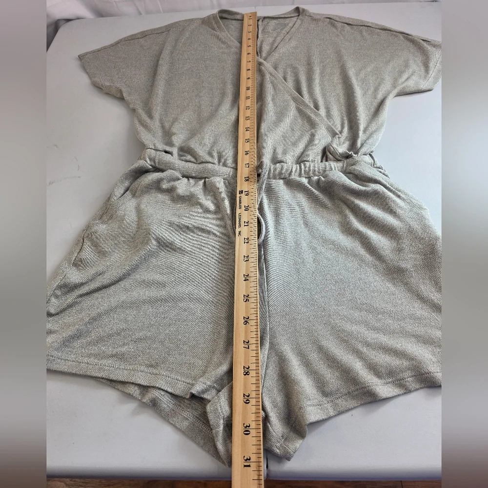 32 Degrees Cool Gray Shorts Romper Size S SOFT COMFY 2243-AC